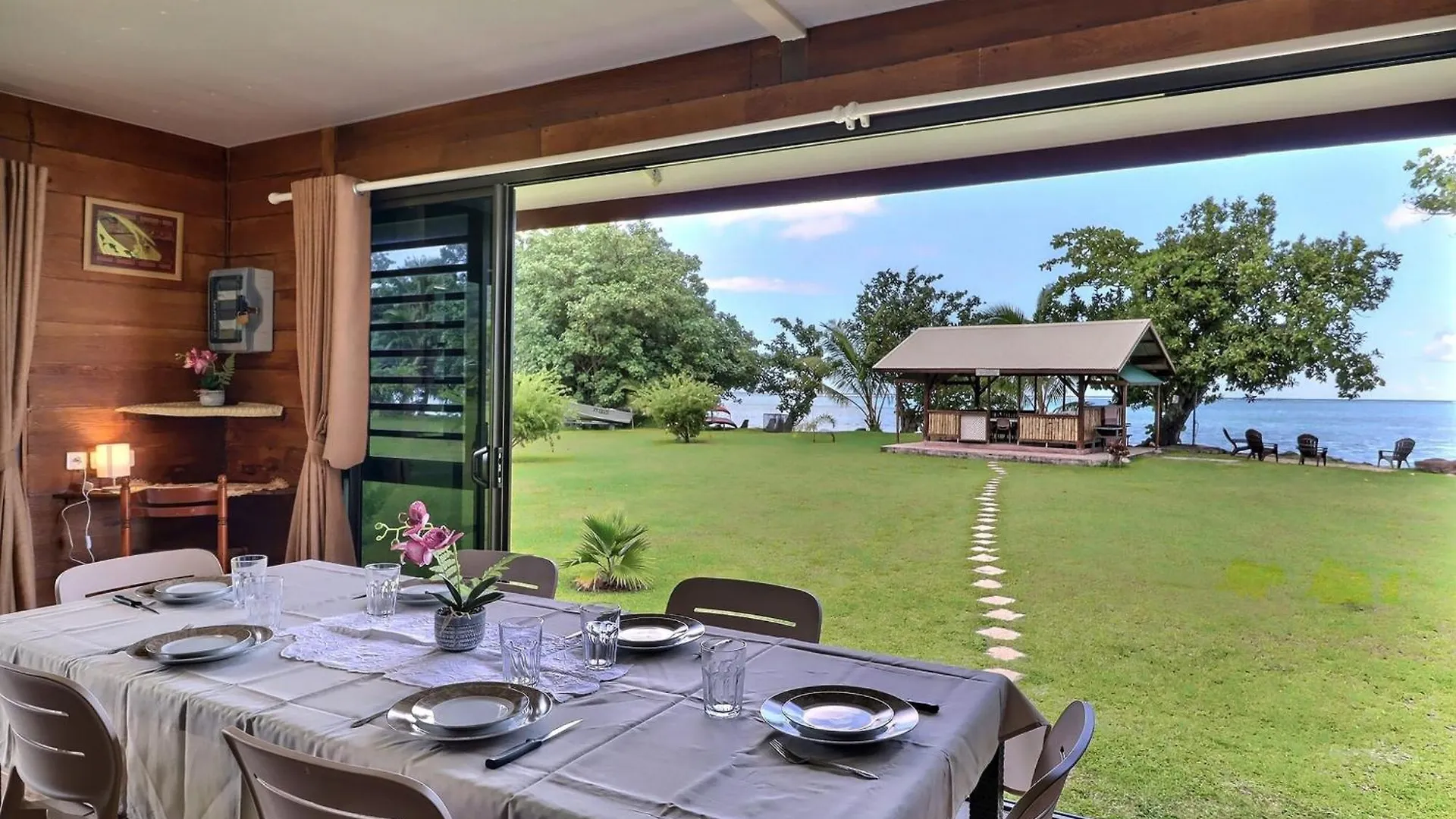 Ferienhaus Fare Heimery - Private Beach Haapiti