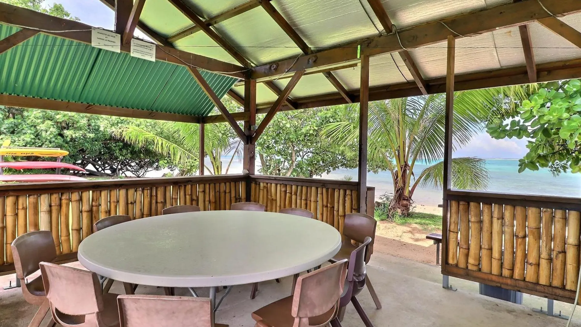 Fare Heimery - Private Beach Haapiti Ferienhaus