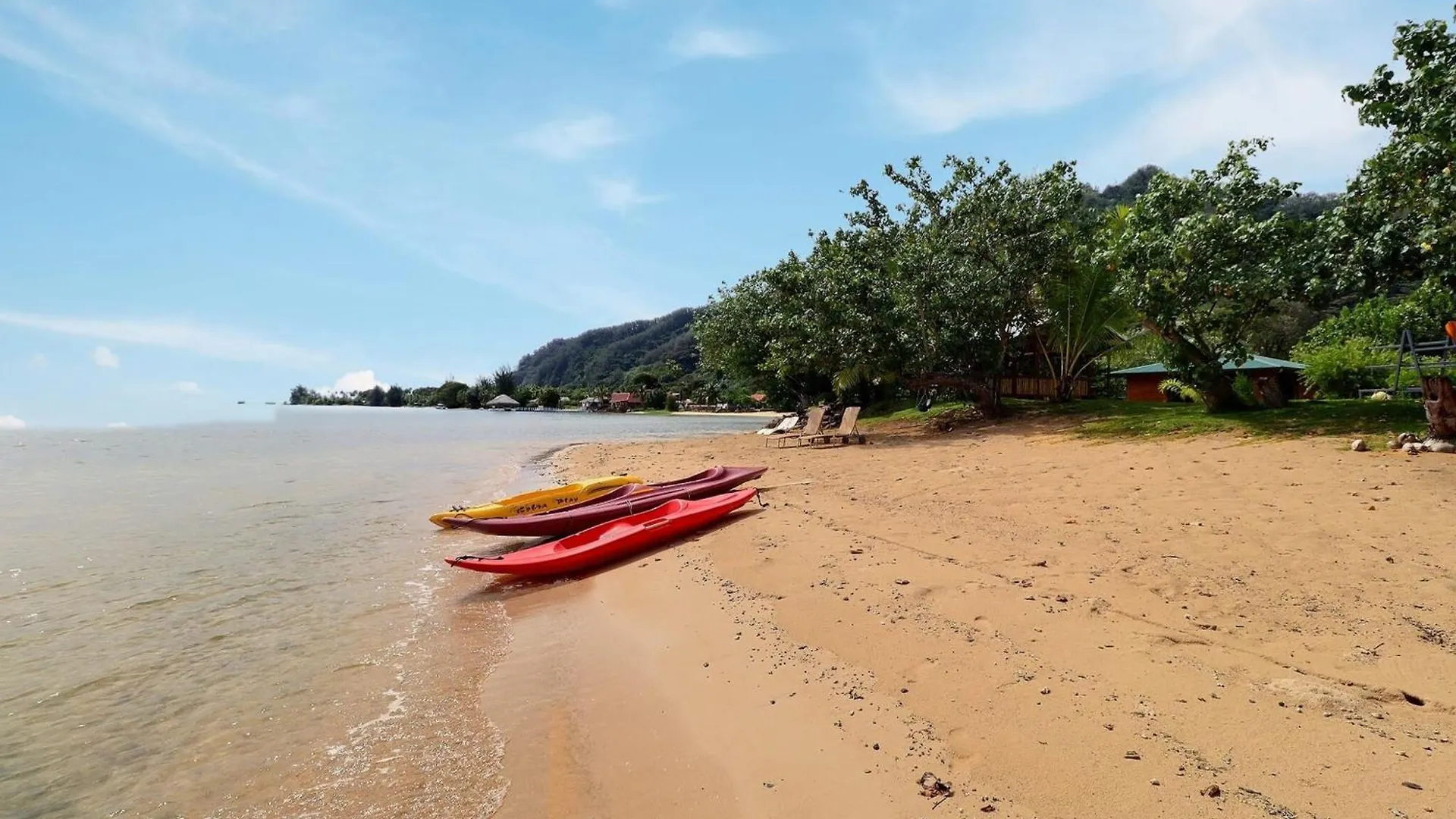 Fare Heimery - Private Beach Haapiti