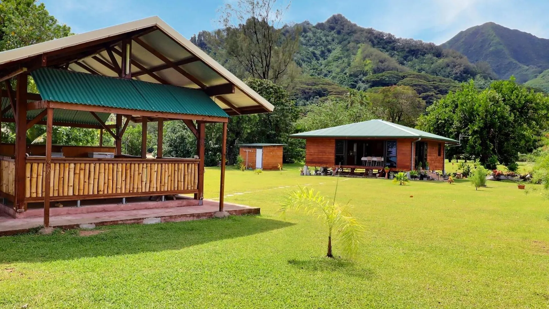Fare Heimery - Private Beach Haapiti Ferienhaus